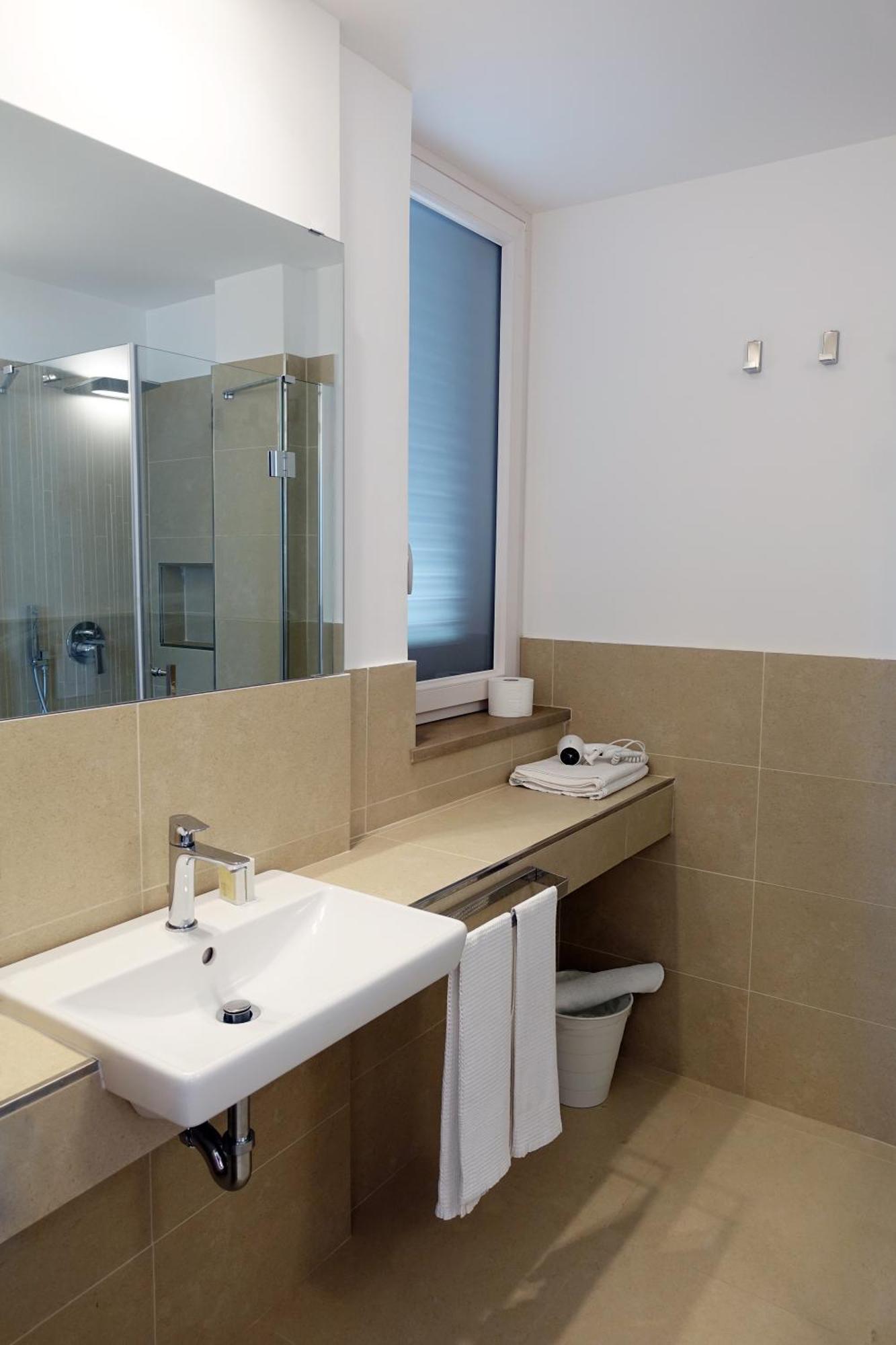 Hotel E Residence Il Faro Аччаролі Екстер'єр фото