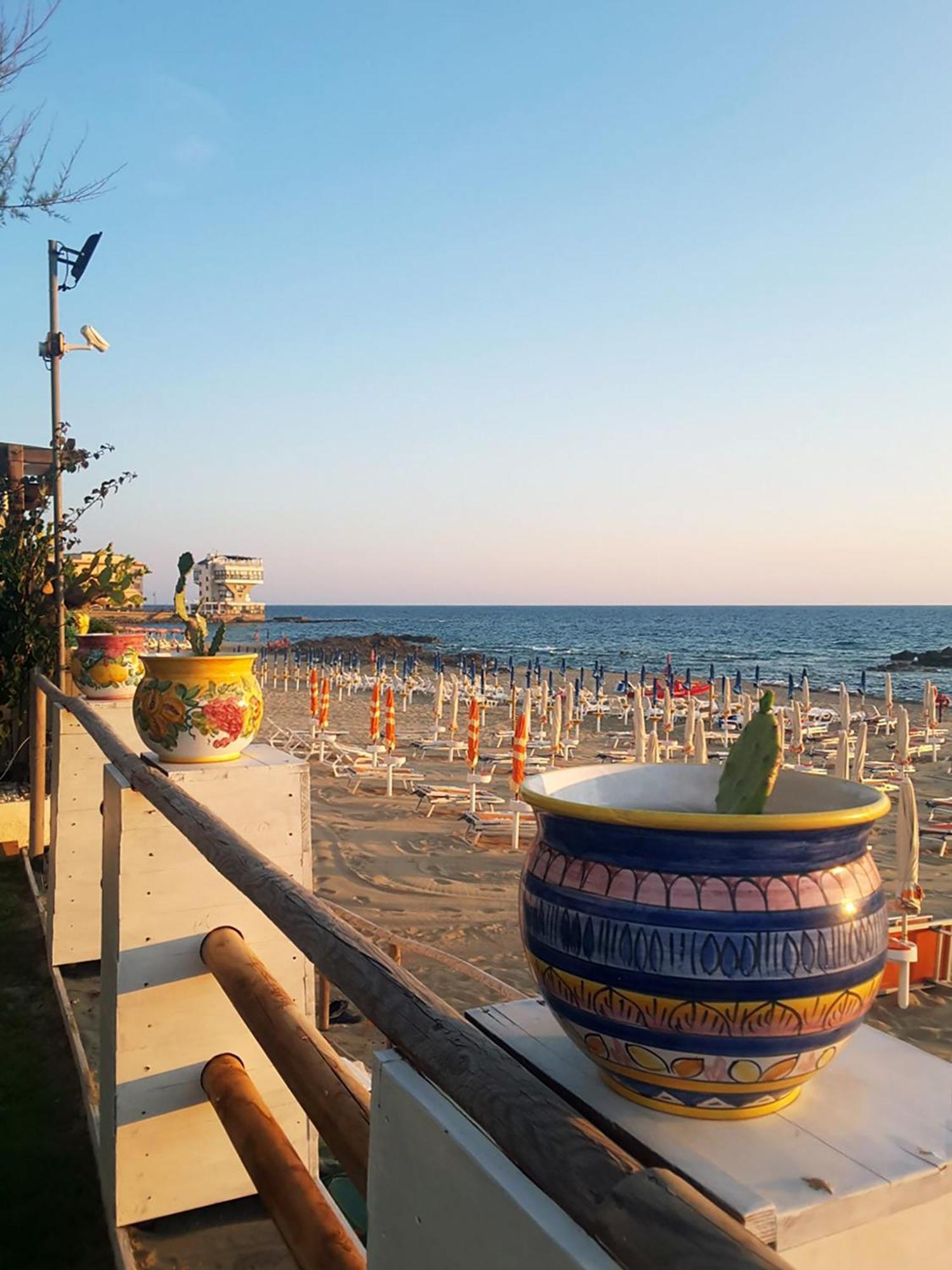 Hotel E Residence Il Faro Аччаролі Екстер'єр фото