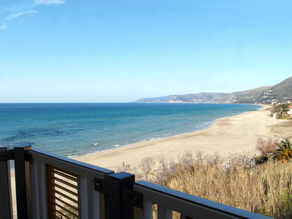Hotel E Residence Il Faro Аччаролі Номер фото